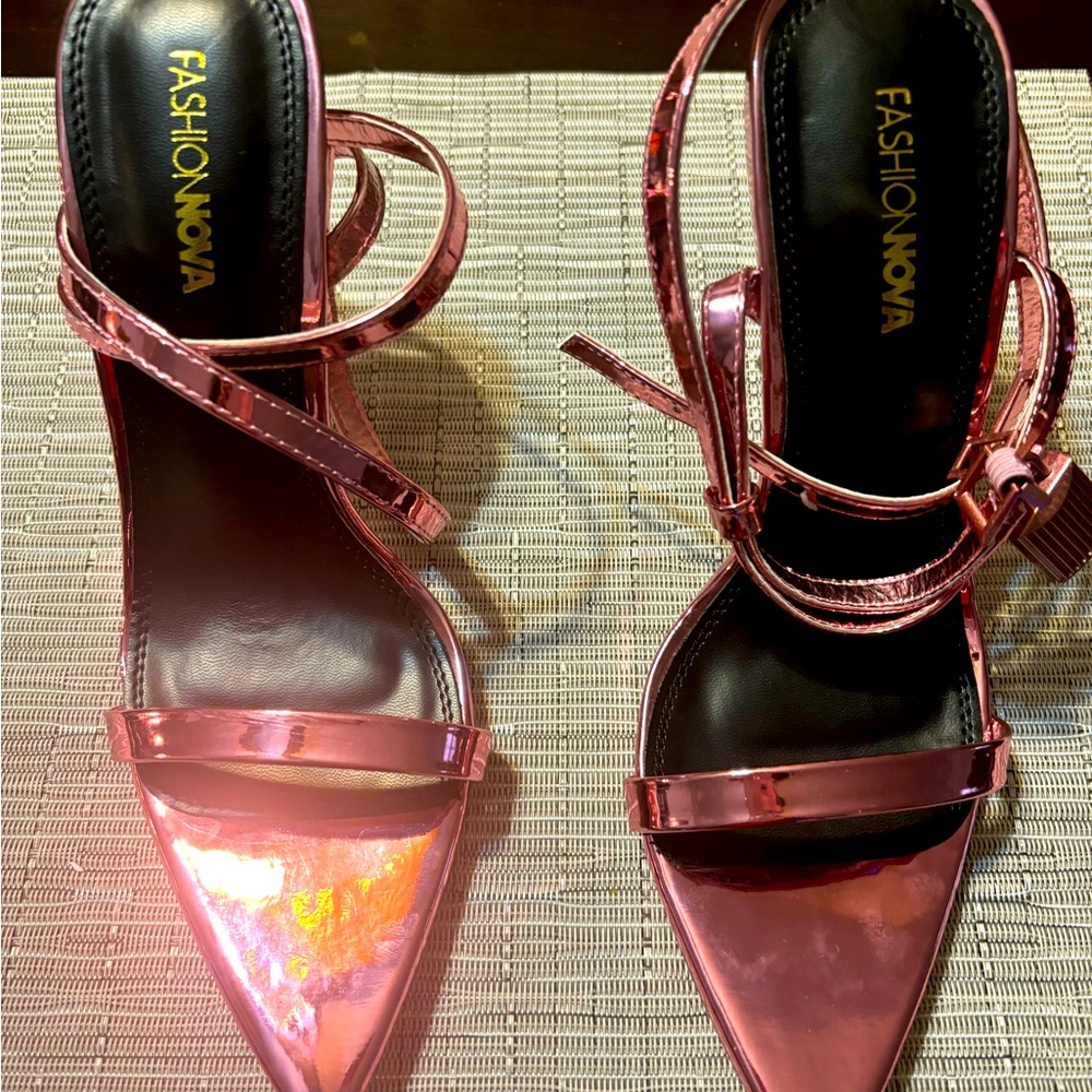 Rose gold, pink, high heels, size 7 1/2 brand new from Fashion Nova - Picture 1 of 11